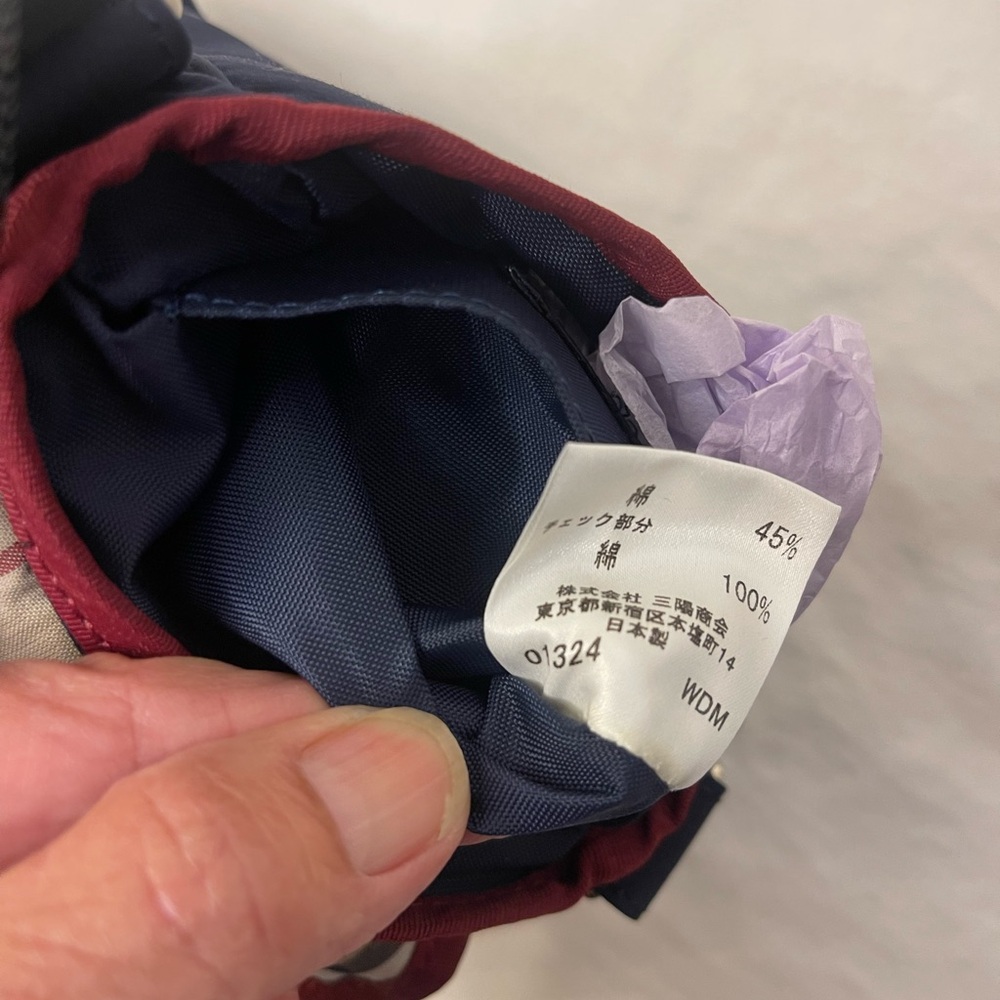 Burberry London Nylon Mini Bag 6" X
6.5 X 2" EUC - Picture 15 of 16